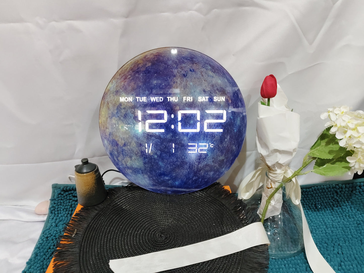 LCD Digital Electronic Wall Clock Simple Living Room Fashion Clock