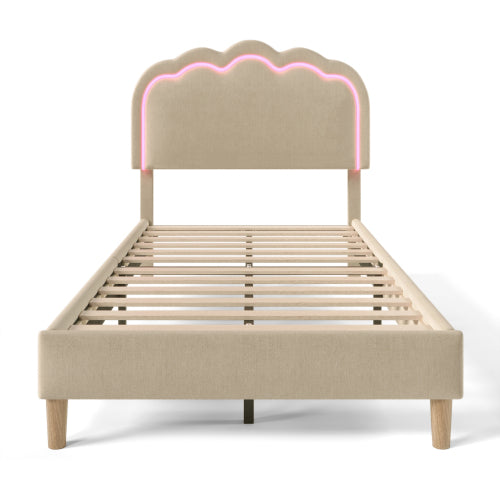 Gepolstertes Bett Aus Rosa Samt